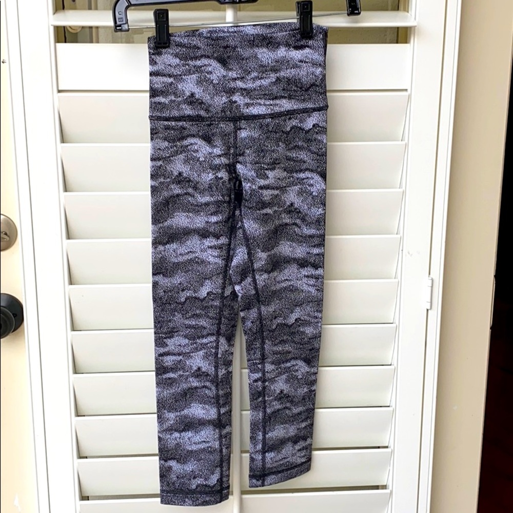 Lululemon Aling 21” black/white